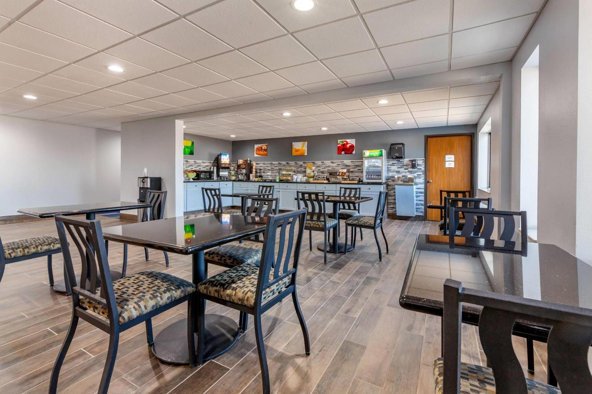Quality Inn New London Exteriör bild