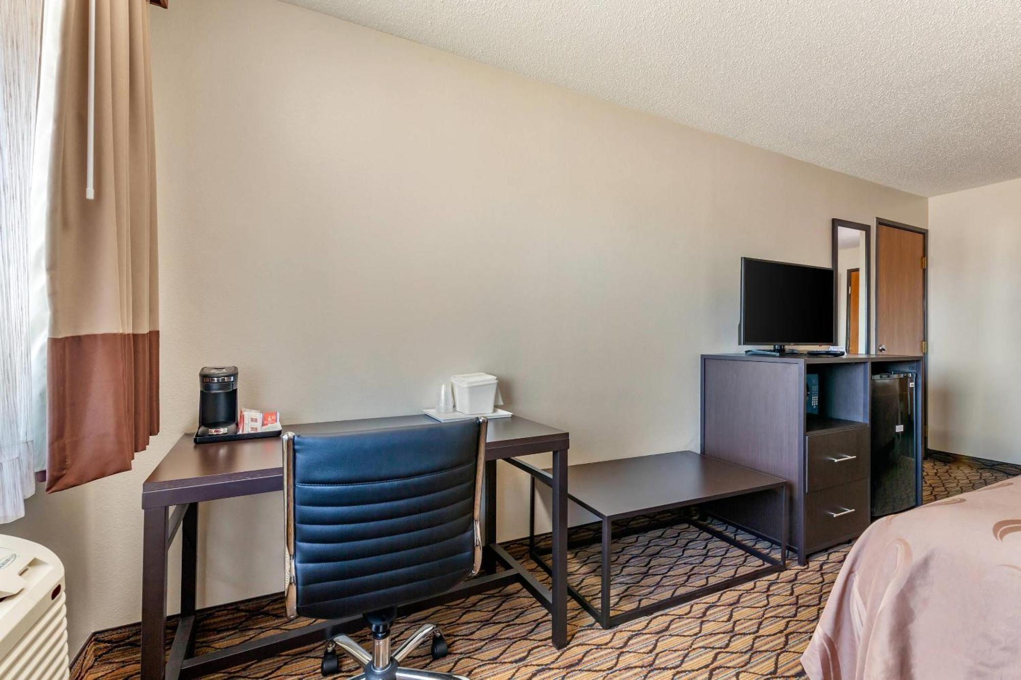 Quality Inn New London Exteriör bild